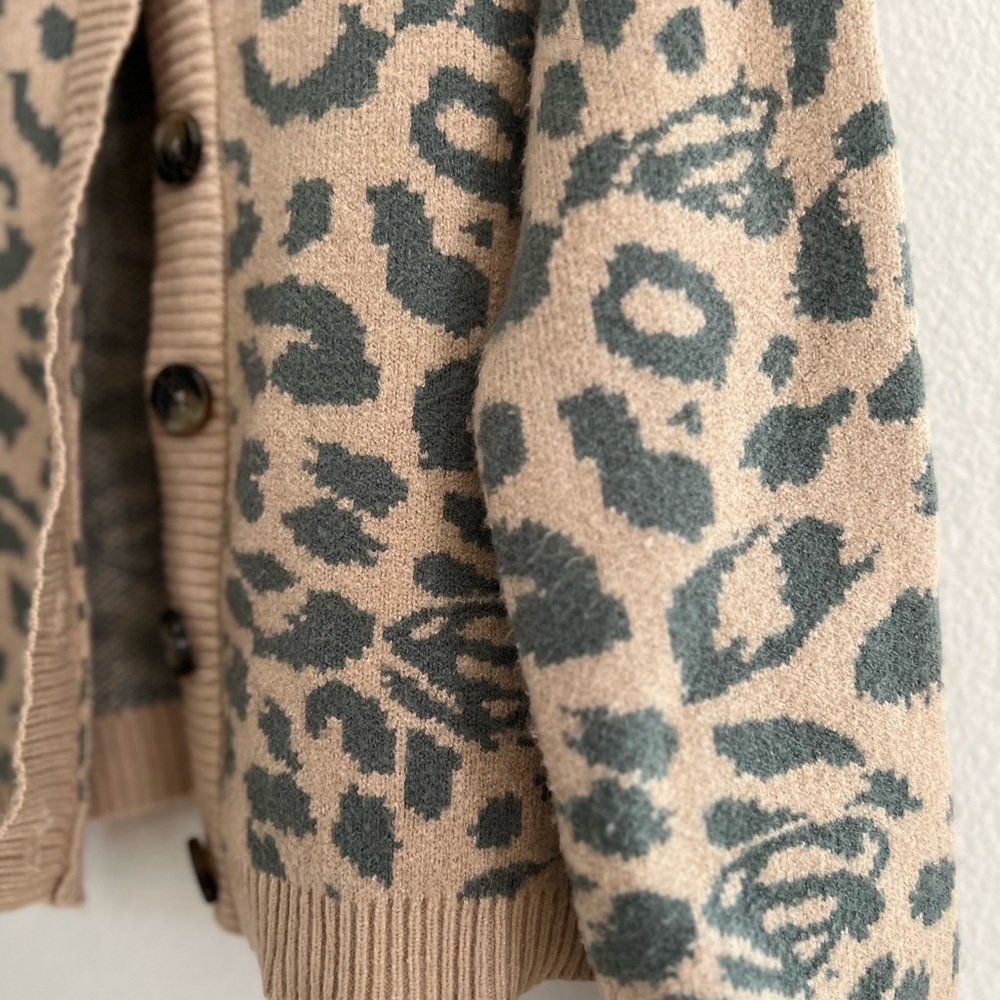 Girls brown Superman button up cardigan sweater. - Picture 7 of 13